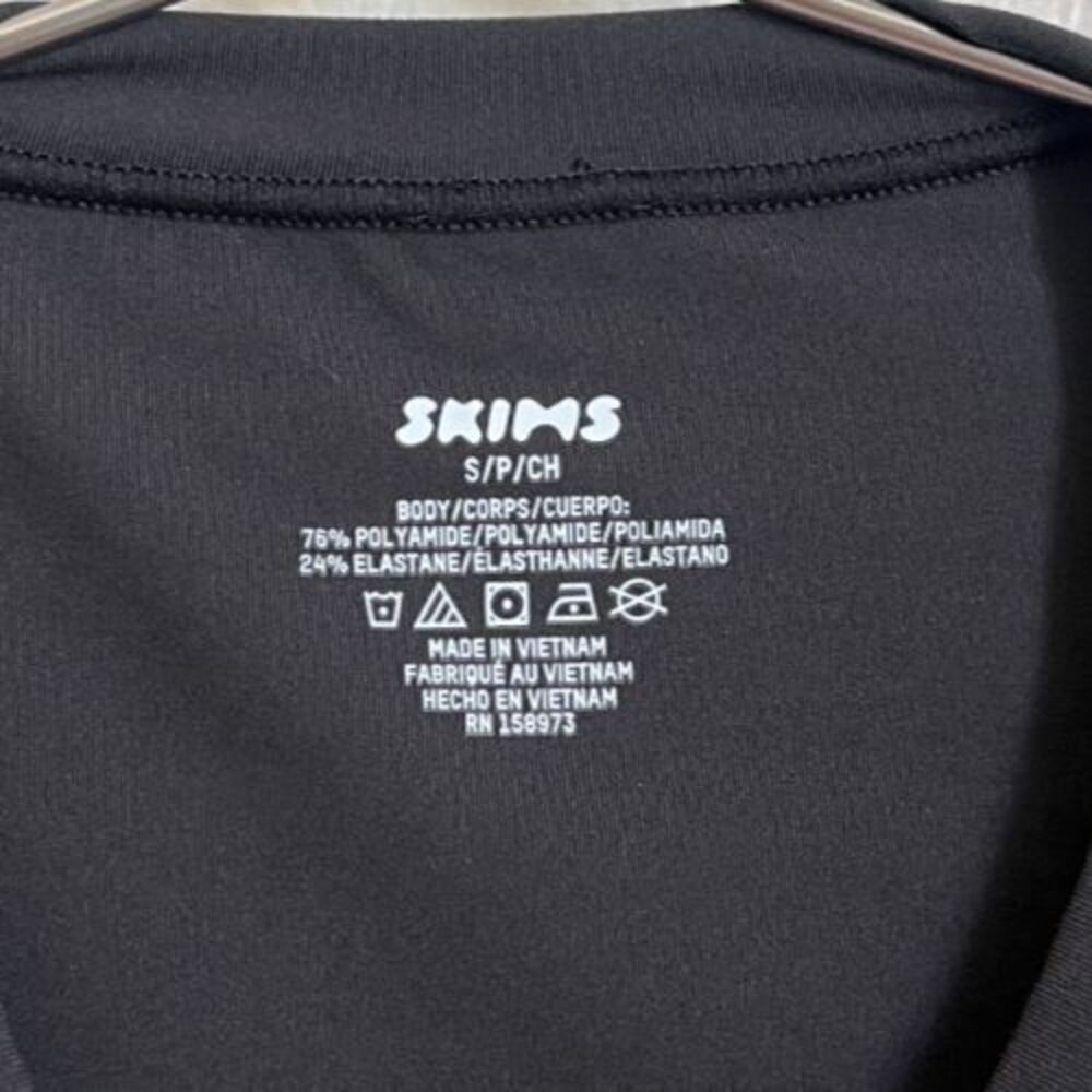 Skims Fits Everybody Long Sleeve Crew Neck Bodysuit in Onyx (Black) Size SMALL - Picture 4 of 4